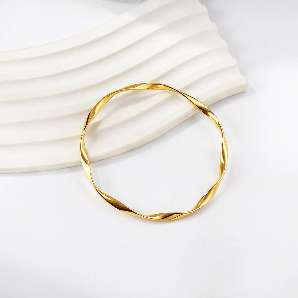 Elysia Twist Bracelet