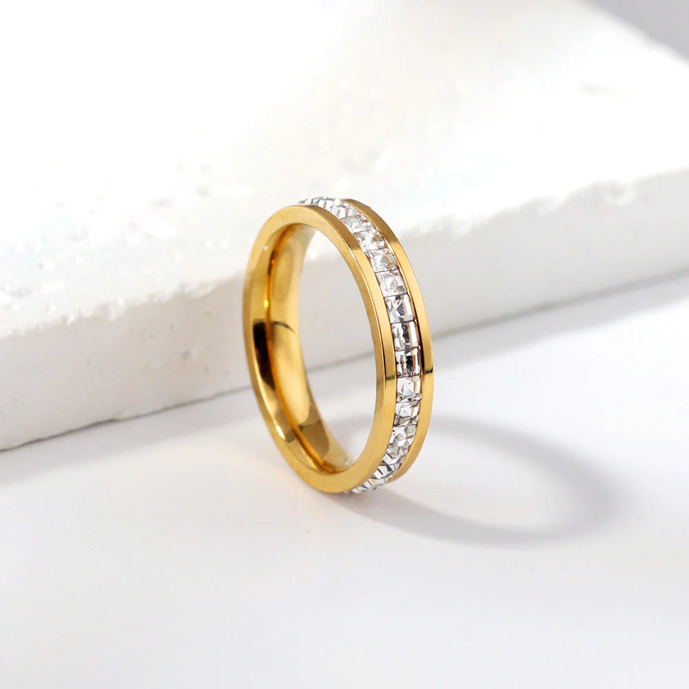 Lunara Crystal Ring